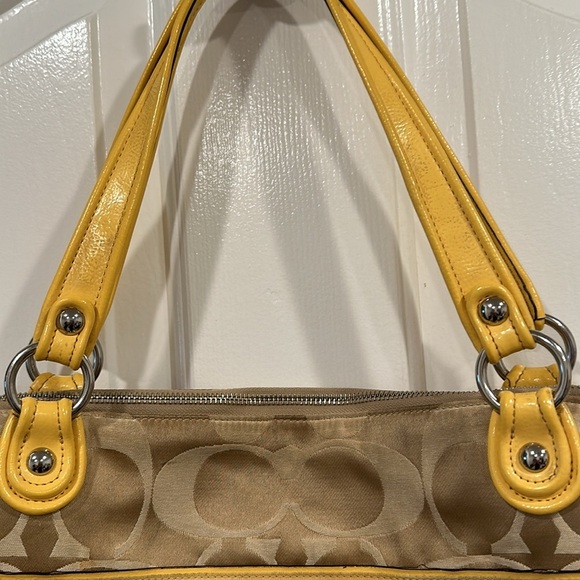 Coach Poppy Signature Tote - Picture 9 of 13
